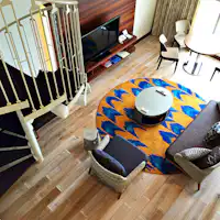 Căn hộ Ocean Suite tầng trên cùng, phòng khách tầng 1