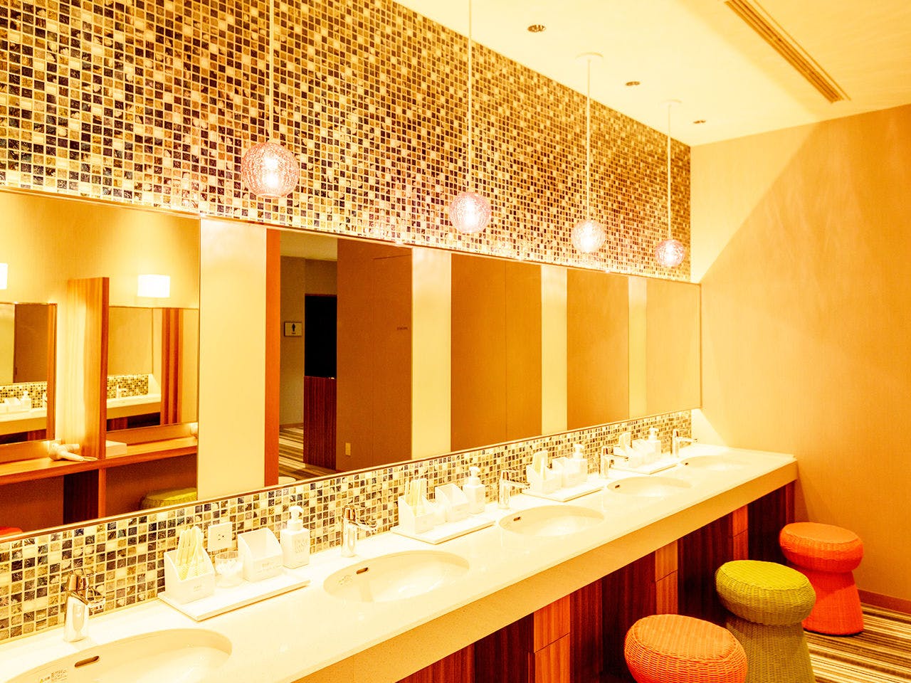 Phòng tắm công cộng & phòng xông hơi mới (dành cho nam) *Có phí