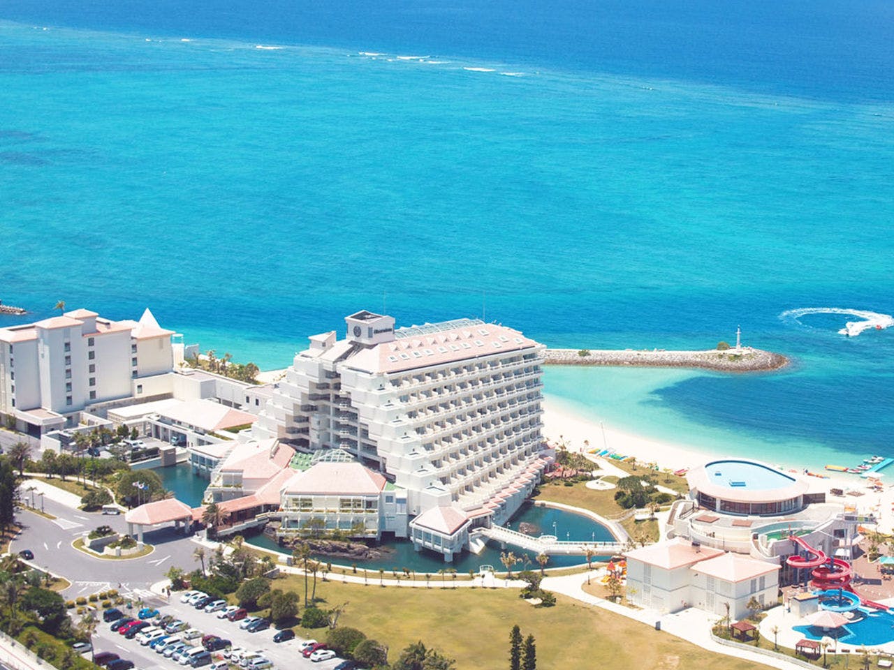 Khách sạn bên ngoài