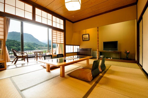和室8畳 12畳 広縁 絶景の阿賀野川沿い ウォシュレット付 福泉まんぞくプラン 客室グレードup 和牛 貸切露天無料プラン 麒麟山温泉 絵かきの宿 福泉 一休 Com