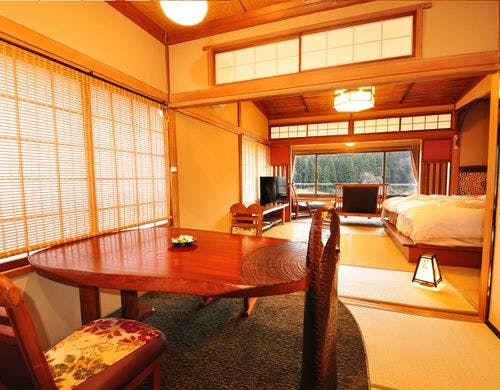 リノベーション客室「暁」12畳角部屋