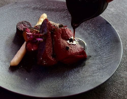 メイン鹿肉料理