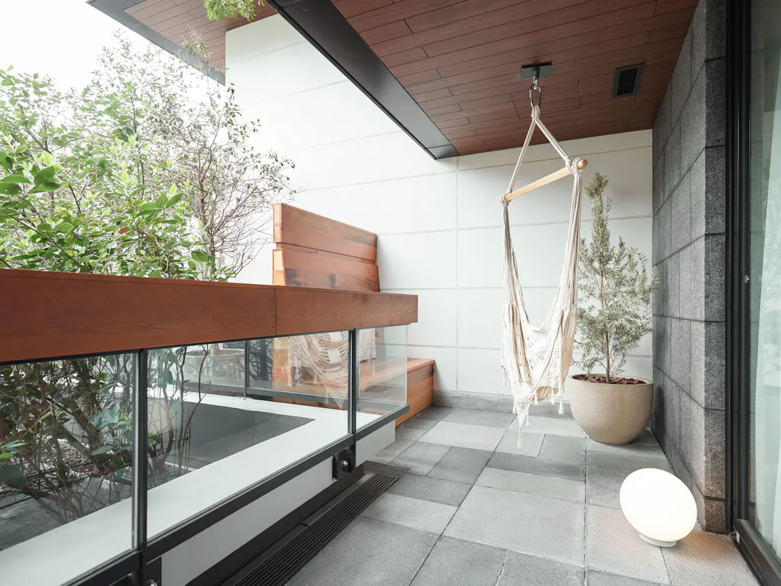 Standard Wide+ Balcony