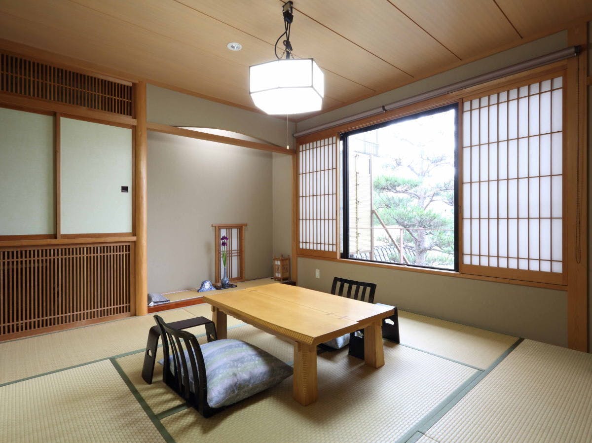 일본식 8 다다미 + 시가라키야키 반노천탕