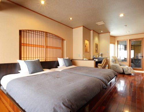 洋室ダブル10畳+広縁+半露天風呂