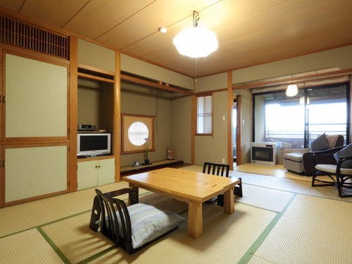 和室10畳広縁+テラス+半露天風呂