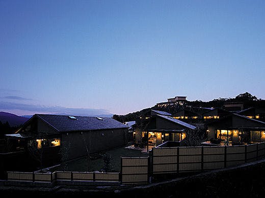 由布院別邸　コテージ　夜