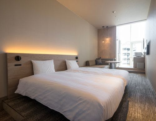 ツイン+ソファー3名まで利用可　テラス付き