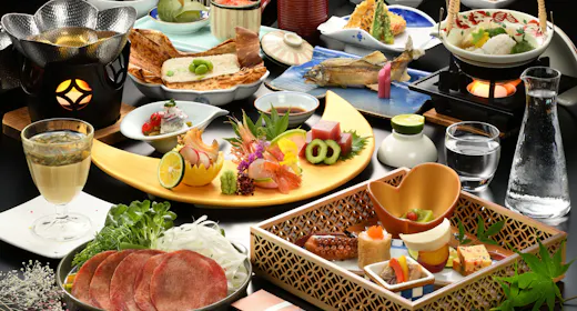【夕食グレードアップ】黒毛和牛しゃぶしゃぶ会席膳で味わう旬の味覚!バイキングも利用可能