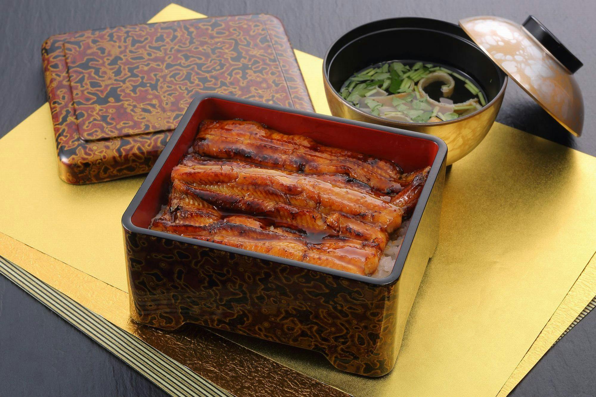 ＜ライトアップされた空港を一望しながら特別な時間を＞最上階での和食ディナー／夕食付