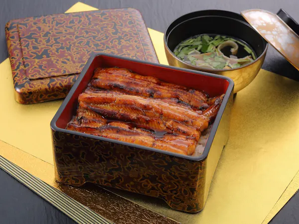 <ライトアップされた空港を一望しながら特別な時間を>最上階での和食ディナー/2食付