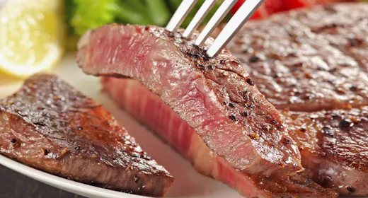 夕食は旨みあふれるサーロインステーキセットで満足ステイ/夕食付