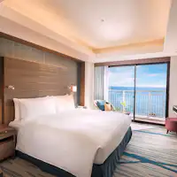Suite Room (King Bed)