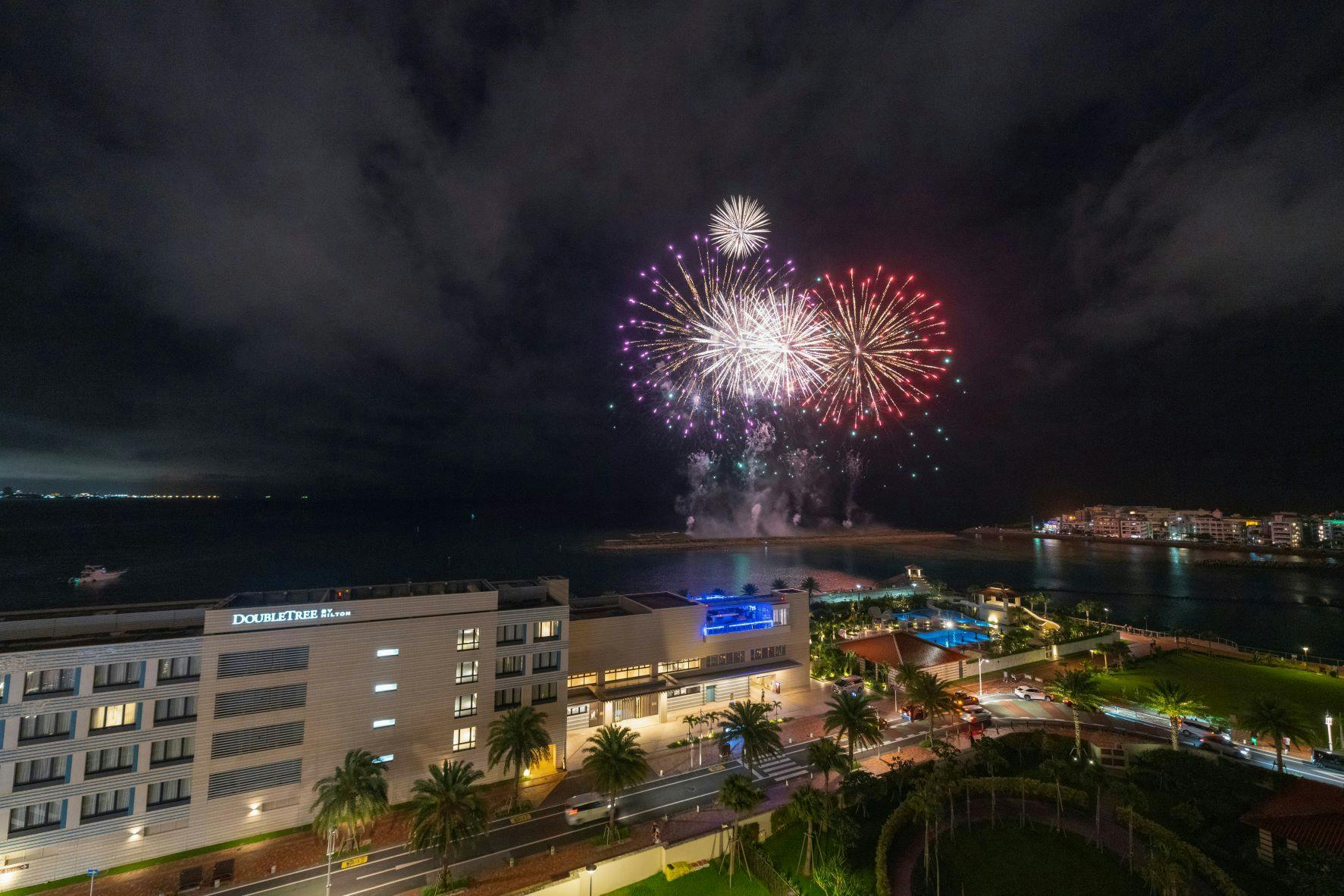 毎週土曜日　打ち上げ花火