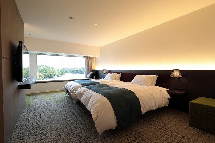 THE CLUB golf village