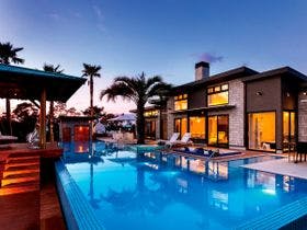 【近畿・関西／兵庫県姫路・赤穂・播磨の貸し別荘・コテージ・ログハウス】ネスタリゾート神戸 ロイヤルスイート