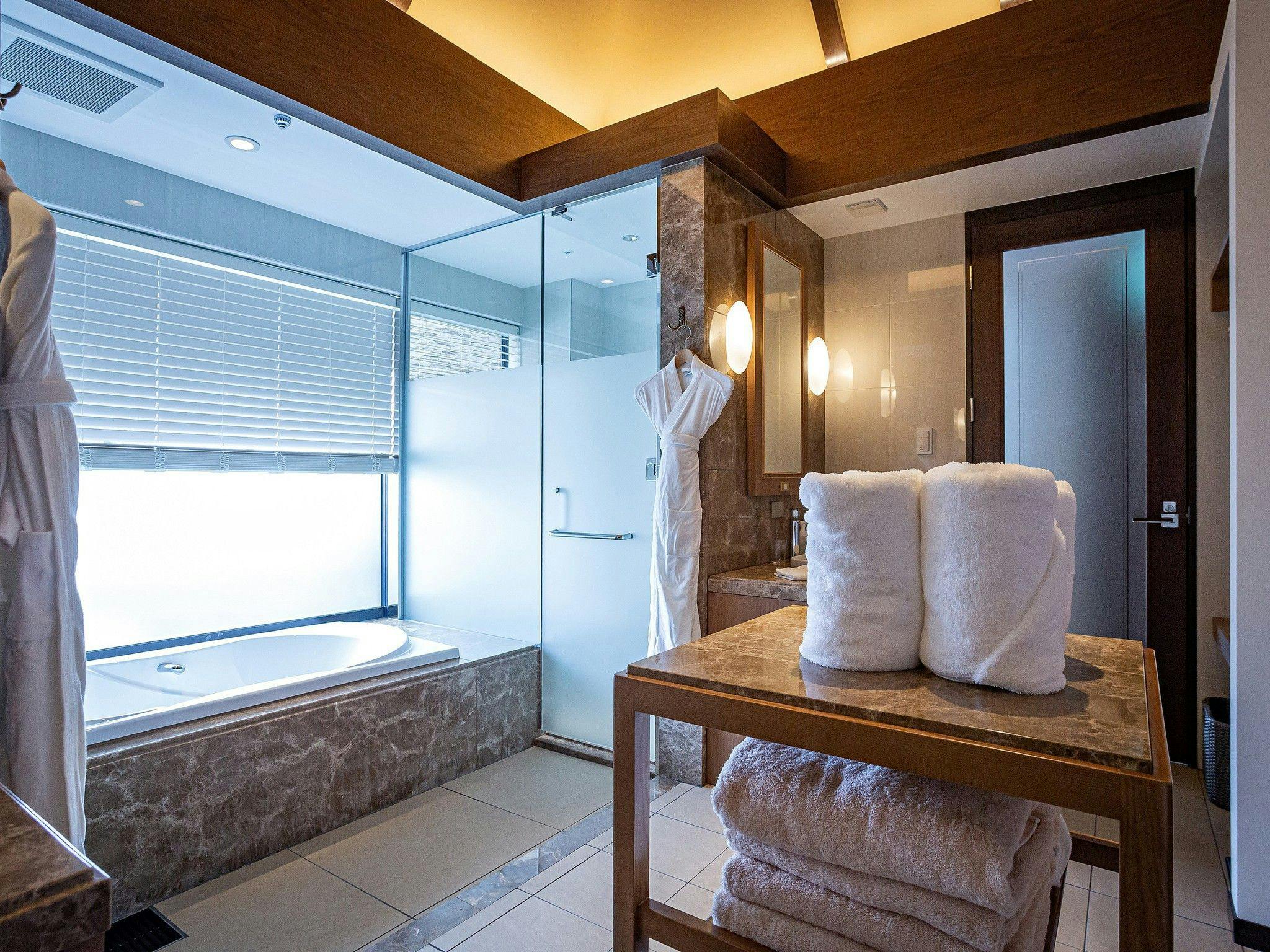 Okinawa Kariyushi Resort EXES Naha (EXES Naha)