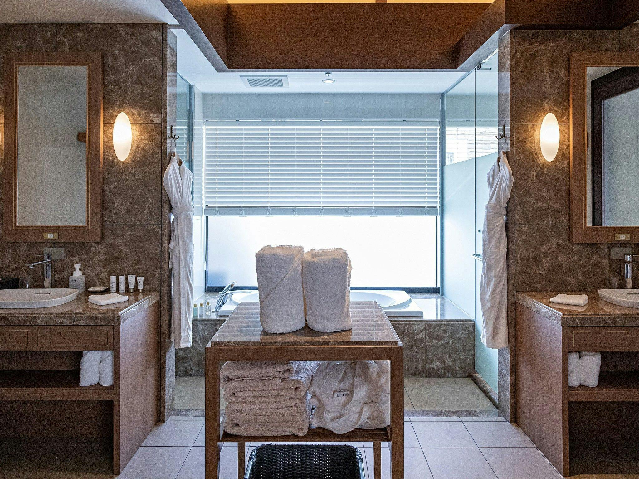 Okinawa Kariyushi Resort EXES Naha (EXES Naha)