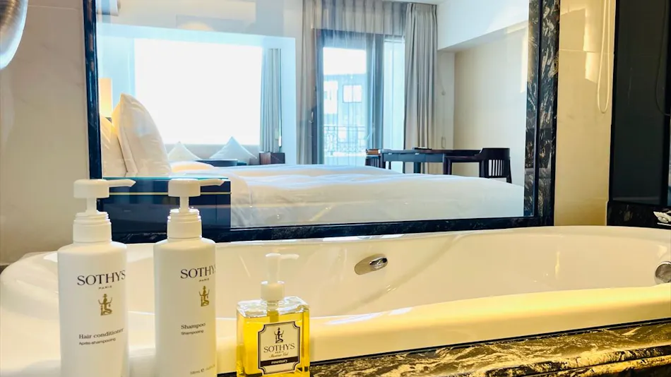 Okinawa Kariyushi Resort EXES Naha (EXES Naha)