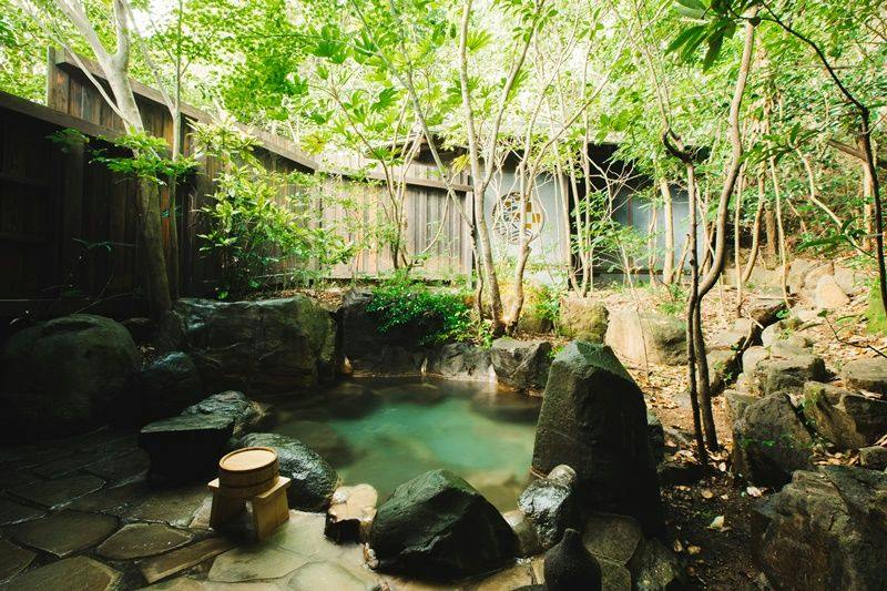 ＜スタンダード Villa A＞天草の漁師町を思わせる、緑に囲まれた素朴な空間が広がる平屋のお部屋