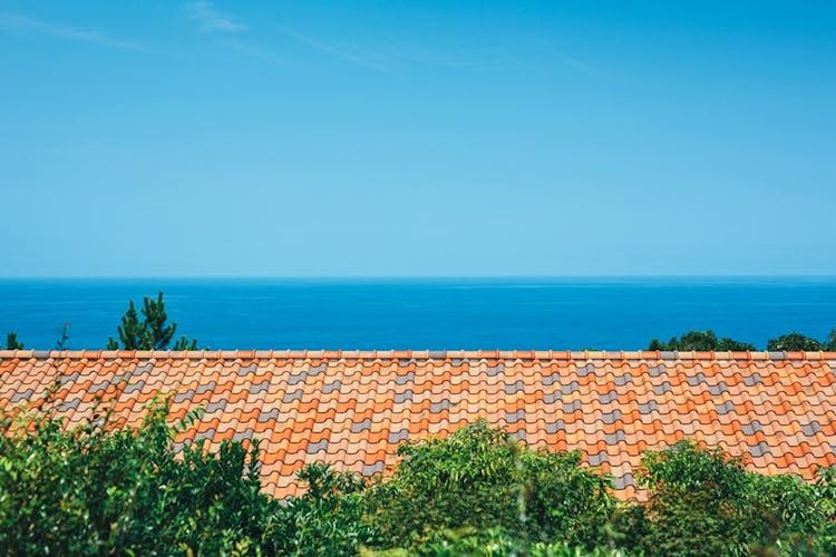 2階建、バルコニーから海が見える：スーペリア　Villa Bのサムネイル画像