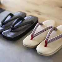 นี่คือรองเท้าหิมะที่สวมใส่สบายและเดินง่าย