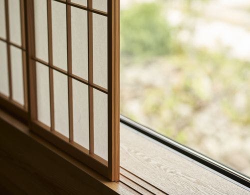 窓際の障子