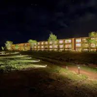ホテル棟(夜)