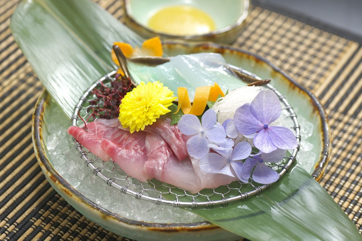 【山河会席料理一例】きれいな水で育った鯉