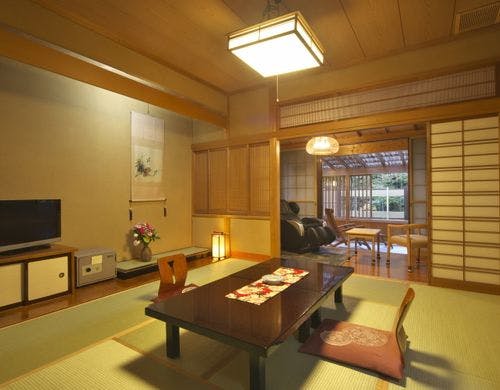 【本館】広縁にマッサージチェア