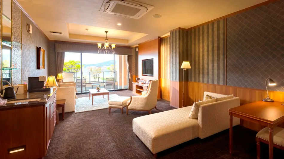 Lakeside Western-style Mansion Katakura Silk Hotel