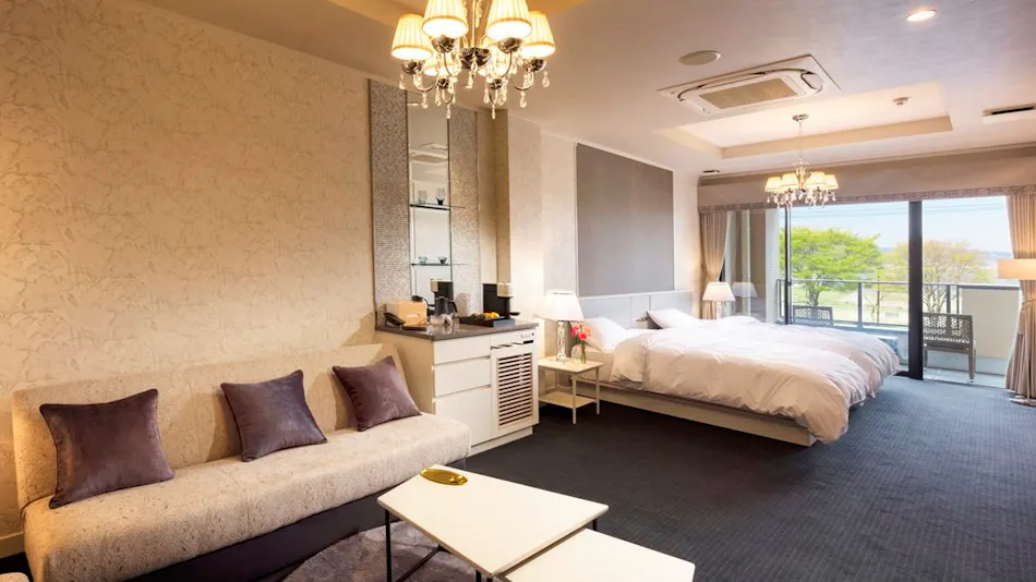 Lakeside Western-style Mansion Katakura Silk Hotel