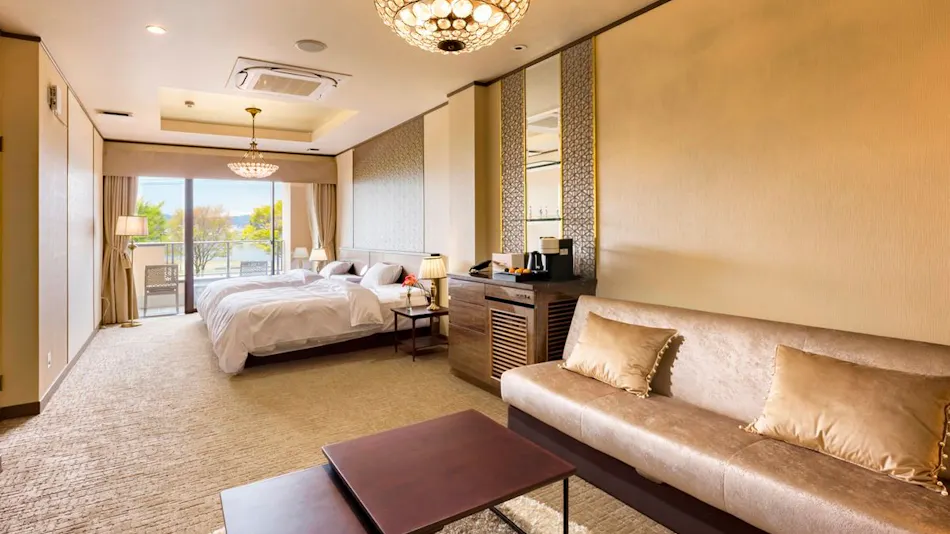 Lakeside Western-style Mansion Katakura Silk Hotel
