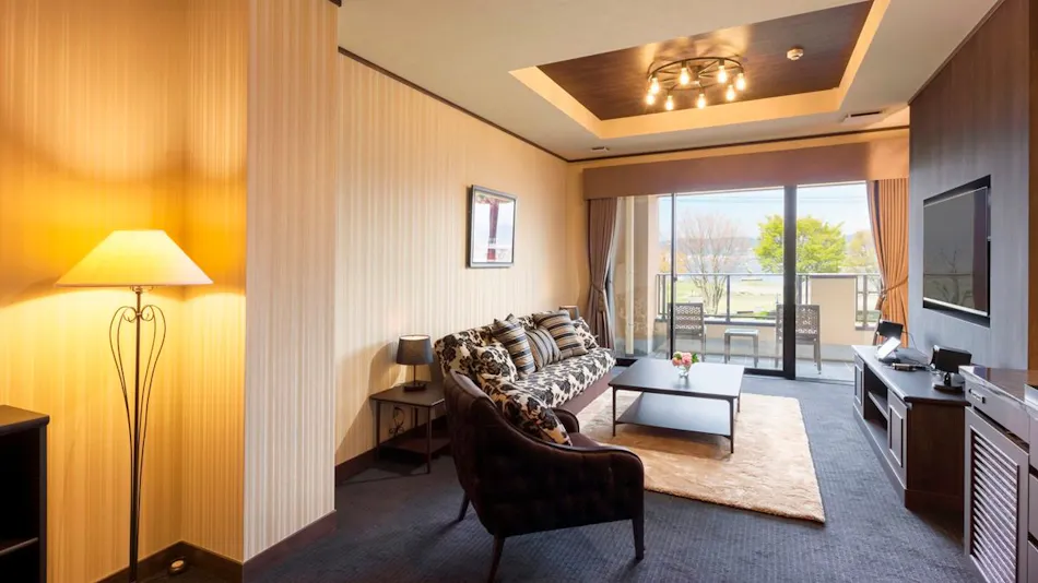 Lakeside Western-style Mansion Katakura Silk Hotel