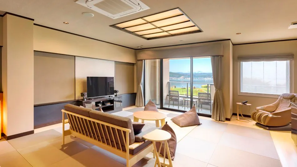 Lakeside Western-style Mansion Katakura Silk Hotel