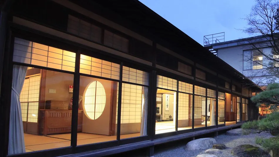 Lakeside Western-style Mansion Katakura Silk Hotel