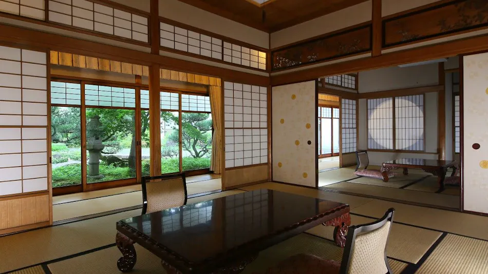 Lakeside Western-style Mansion Katakura Silk Hotel