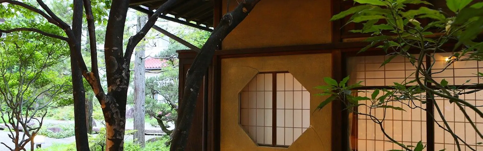 湖畔の洋館かたくらシルクホテル