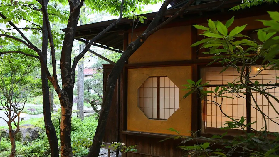 Lakeside Western-style Mansion Katakura Silk Hotel