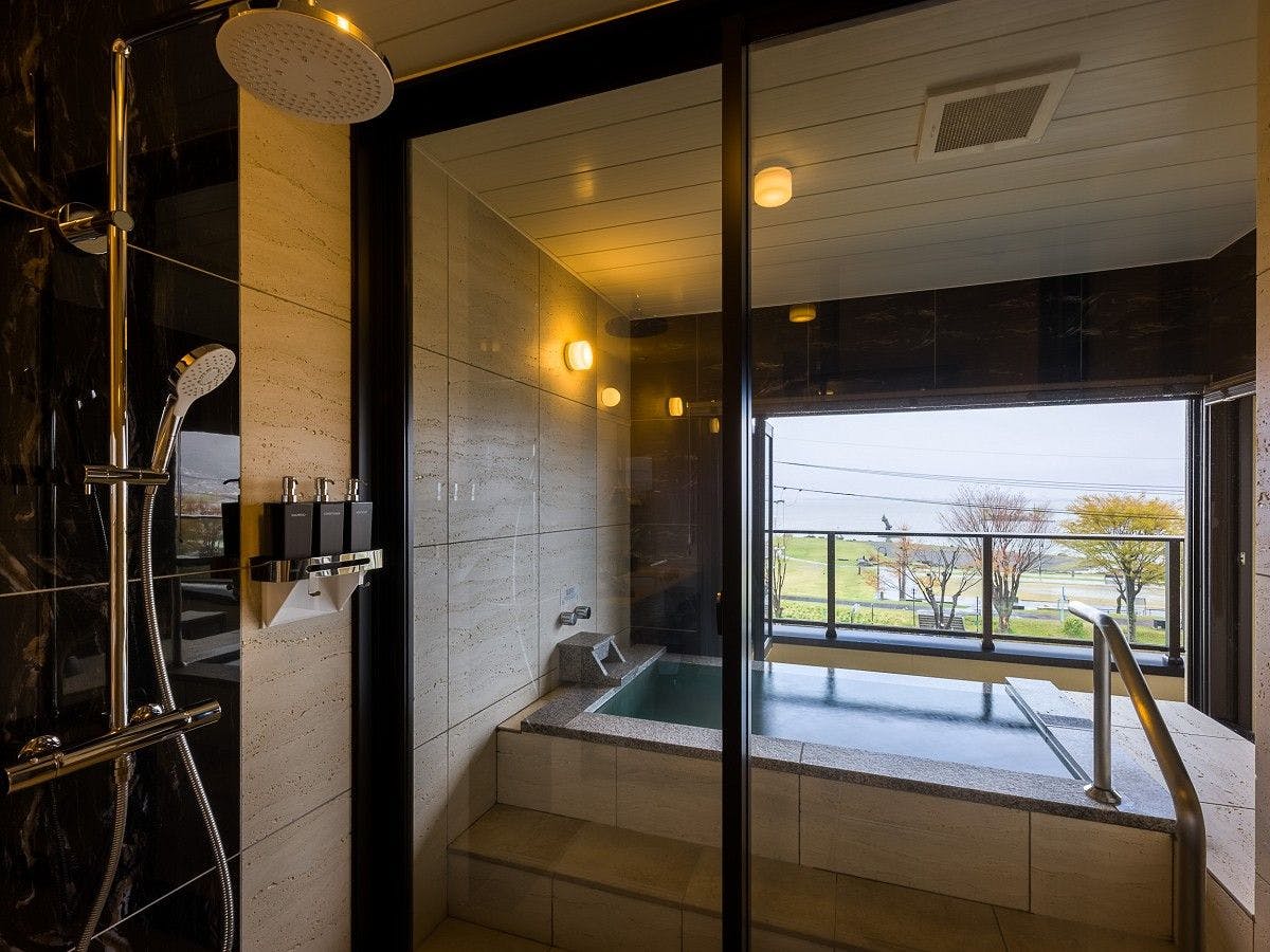 湖畔の洋館かたくらシルクホテル