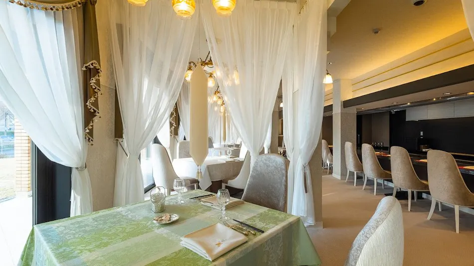 Lakeside Western-style Mansion Katakura Silk Hotel