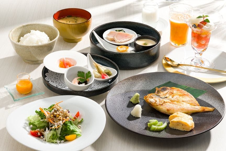 湖畔の洋館かたくらシルクホテル
