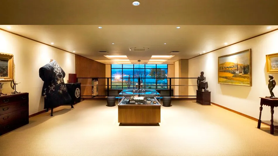 Lakeside Western-style Mansion Katakura Silk Hotel