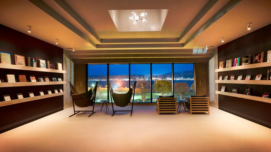 Lakeside Western-style Mansion Katakura Silk Hotel