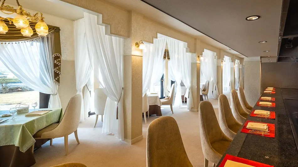 Lakeside Western-style Mansion Katakura Silk Hotel