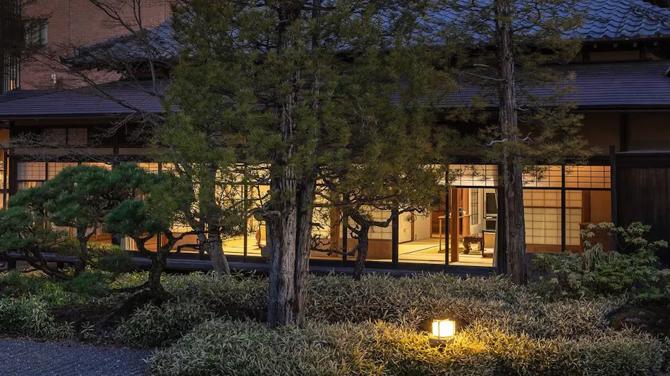 Lakeside Western-style Mansion Katakura Silk Hotel