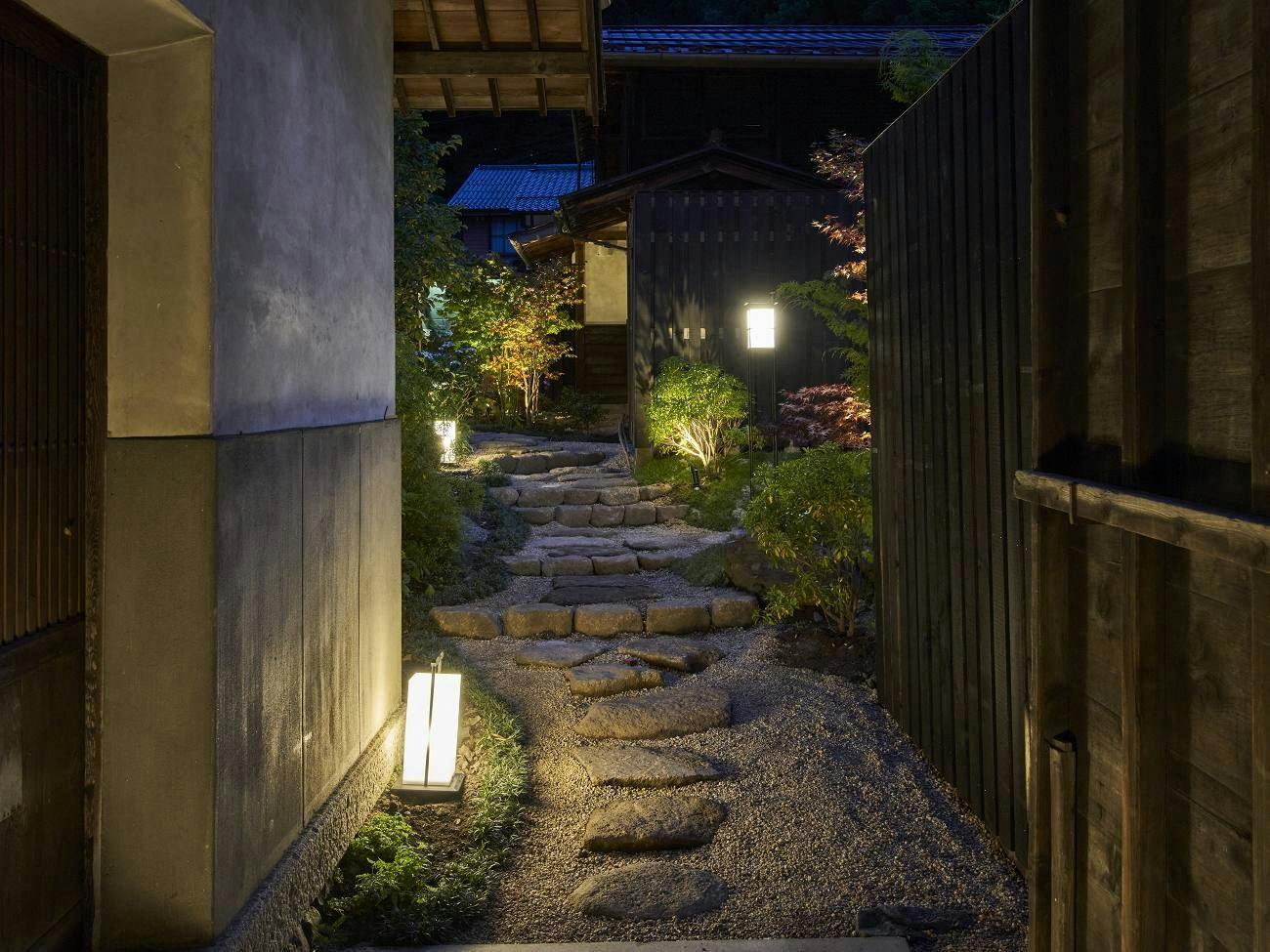 BYAKU Narai