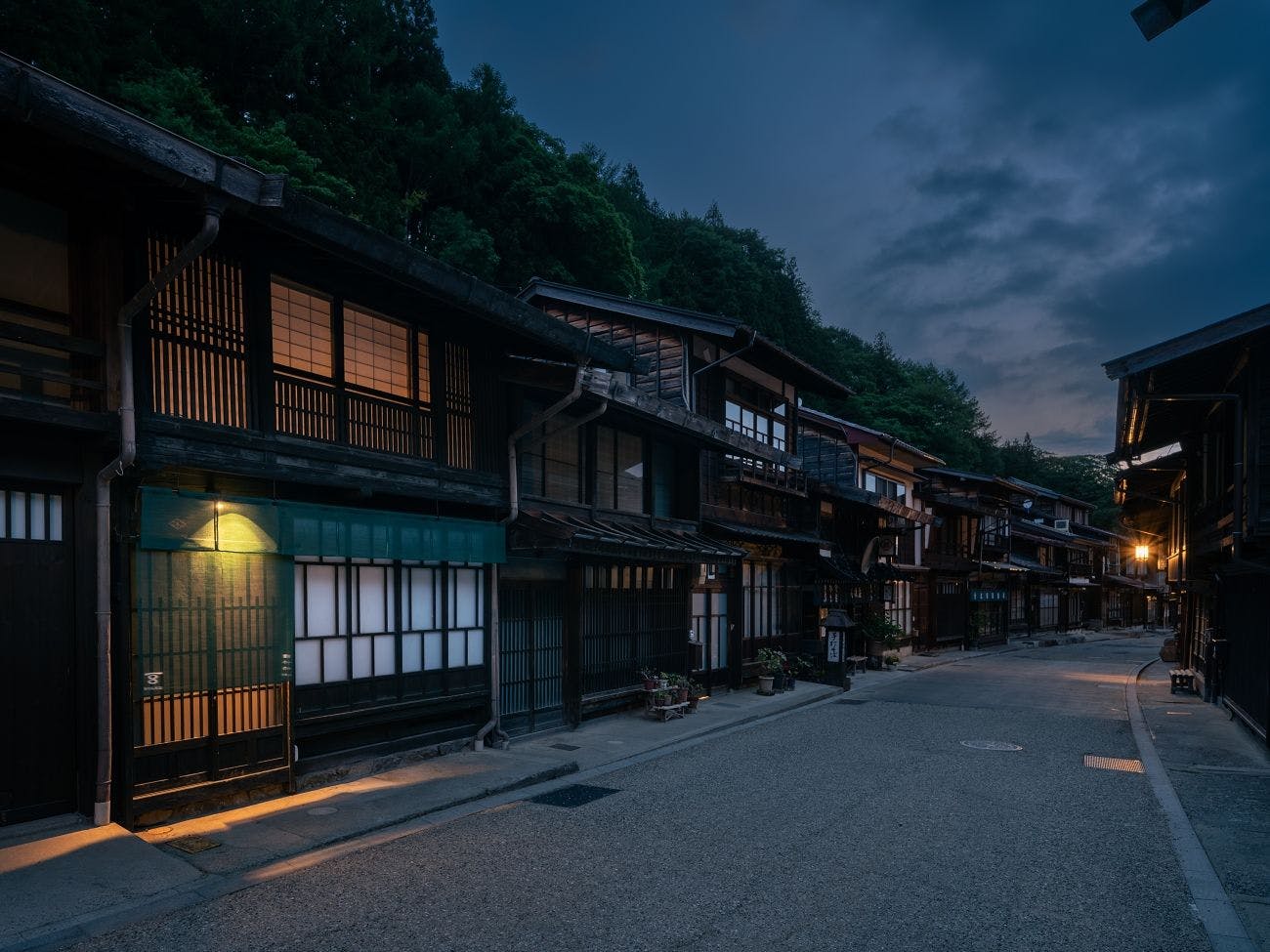 BYAKU Narai
