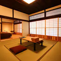 본관 2층 툇마루가 있는 객실 (위의 13).