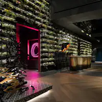 ◆1階ロビー|大阪地名で構成したオブジェ